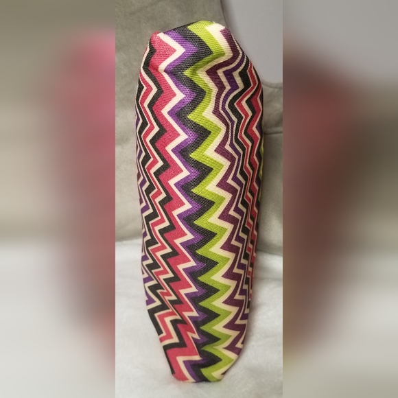 Tarte Cosmetic Wristlet Bag - Picture 8 of 13